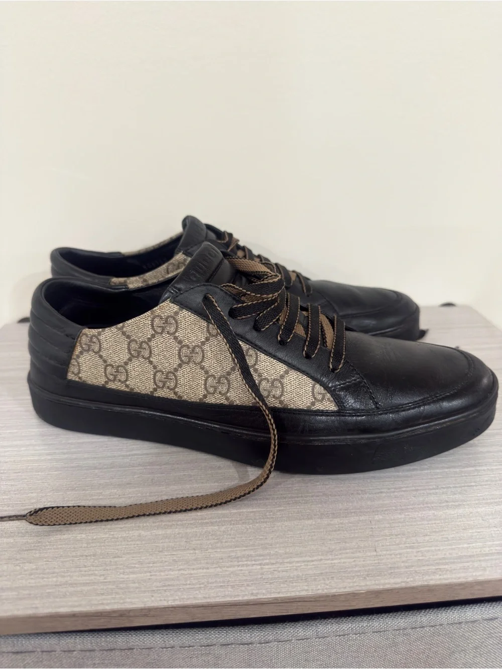 Gucci GG Supreme Black Tan Low Top Sneakers Monogram Trainers Size 9